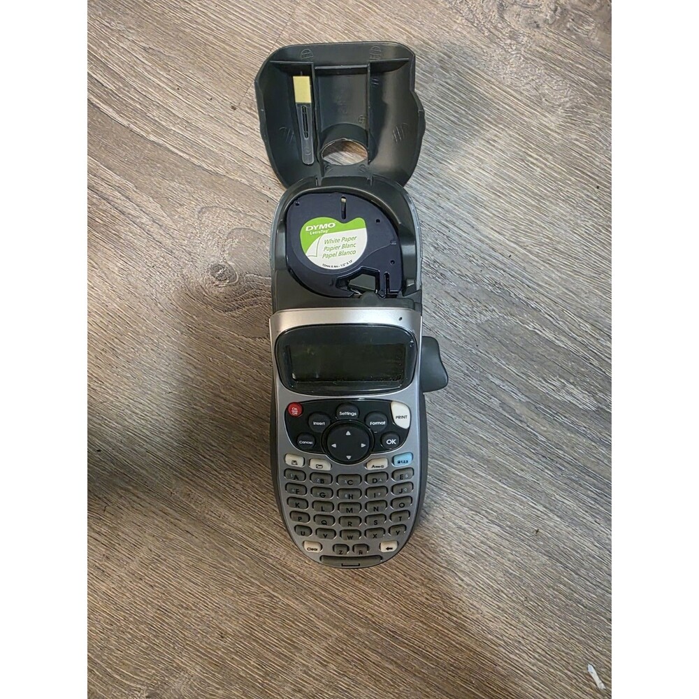 Dymo LetraTag Portable Label Maker - Picture 3 of 4